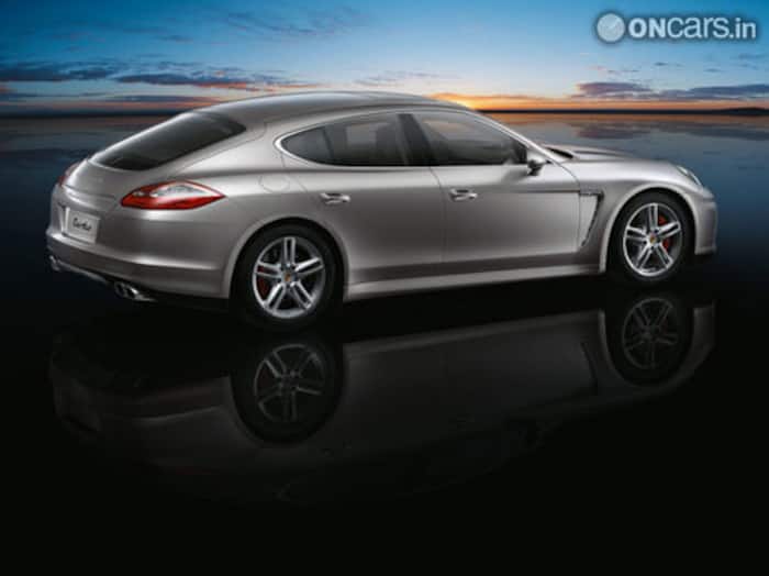 Porsche Panamera Turbo Exterior img3