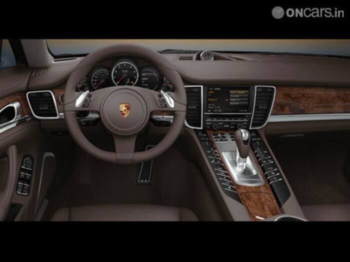 Porsche Panamera Turbo Interior img3