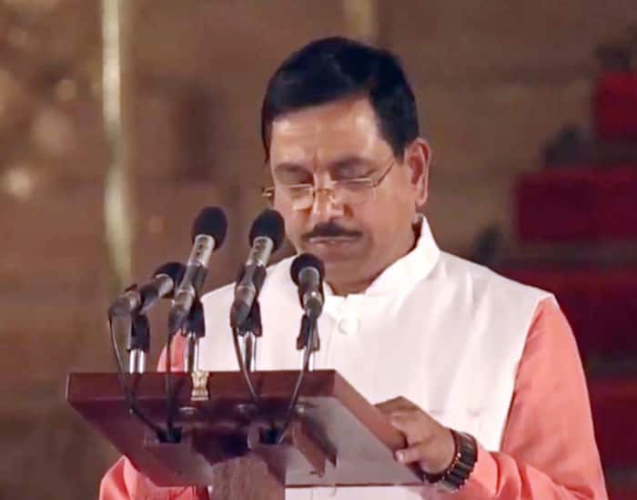 Prahlad Joshi Takes Oath