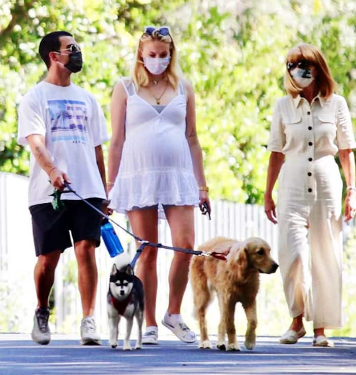 Pregnant Sophie Turner in comfy  cute maternity style clothes