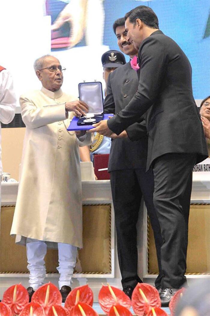IN PICS: Akshay Kumar, Sonam Kapoor honored with National Film Awards