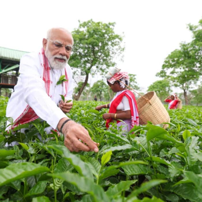Prime Minister Narendra Modi interacts with Women tea workers in Dibrugarh