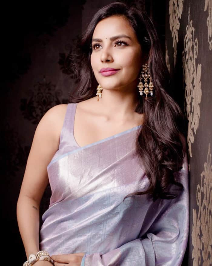 Priya Anand’s stylish pics in Indian avatar