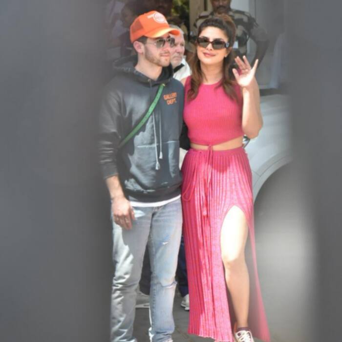 Priyanka and Nick make a smashing entry at Mumbai airport