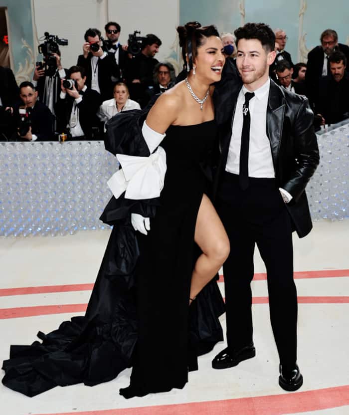 Priyanka Chopra arrived with Nick Jonas at the red carpet of Met Gala