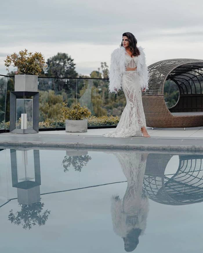 Priyanka Chopra looks alluring in subtle glam look