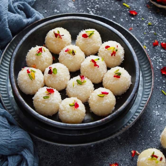 Quick Coconut Ladoo