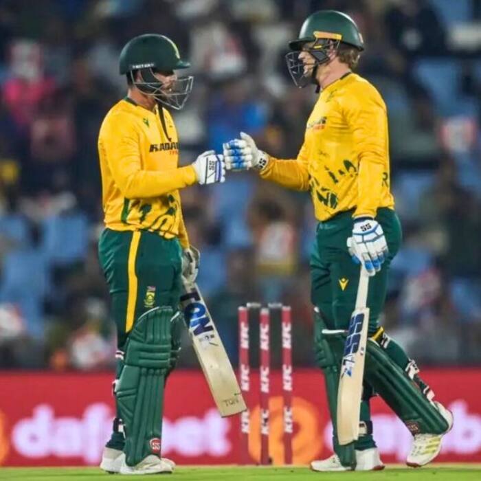 Quinton de Kock put on 162 runs for 2nd wicket with Ryan Rickleton