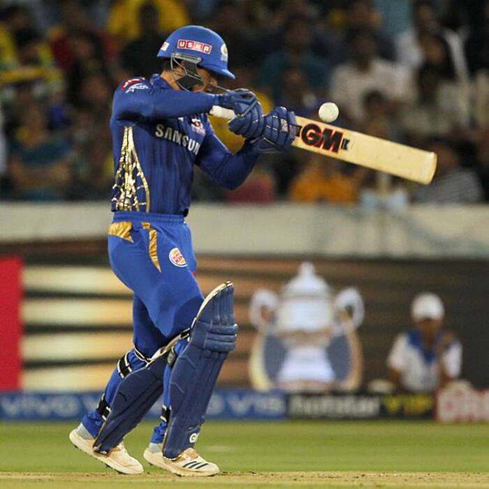 Quinton de Kock smashed six sixes in his 77 for Kavya Maran s SEC