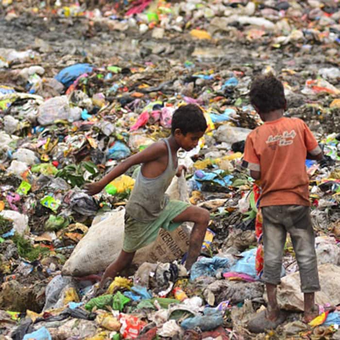 Pollution emitting sources in Delhi along vehicles