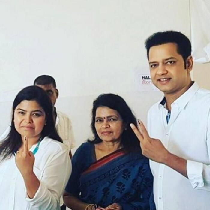 Rahul Mahajan casts his vote during BMC Elections 2017