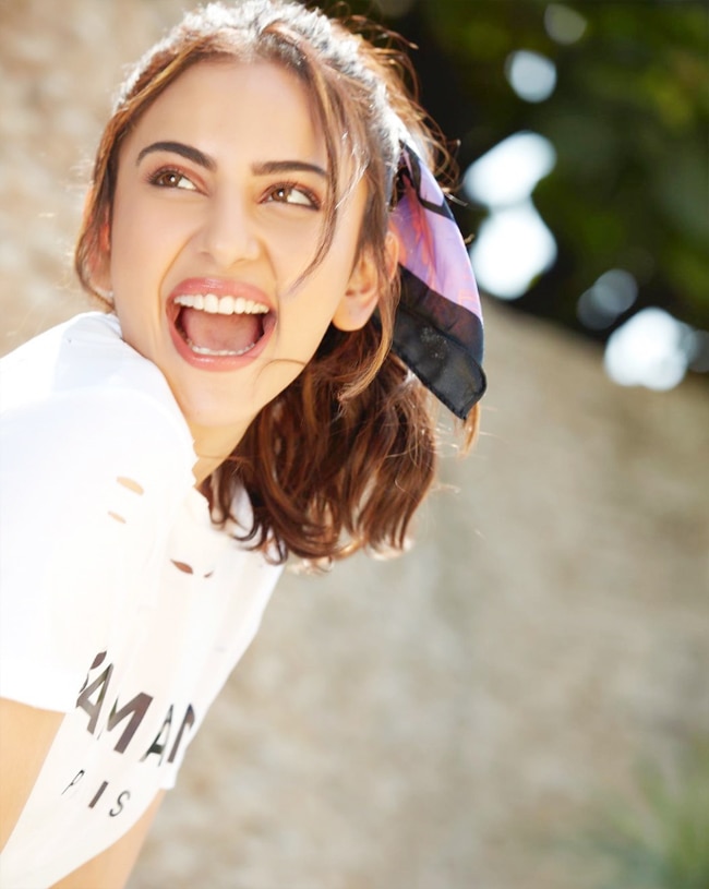 Rakul Preet Looks Bold and Beautiful in New Photos Rakul Preet Looks Bold and Beautiful in New Photos