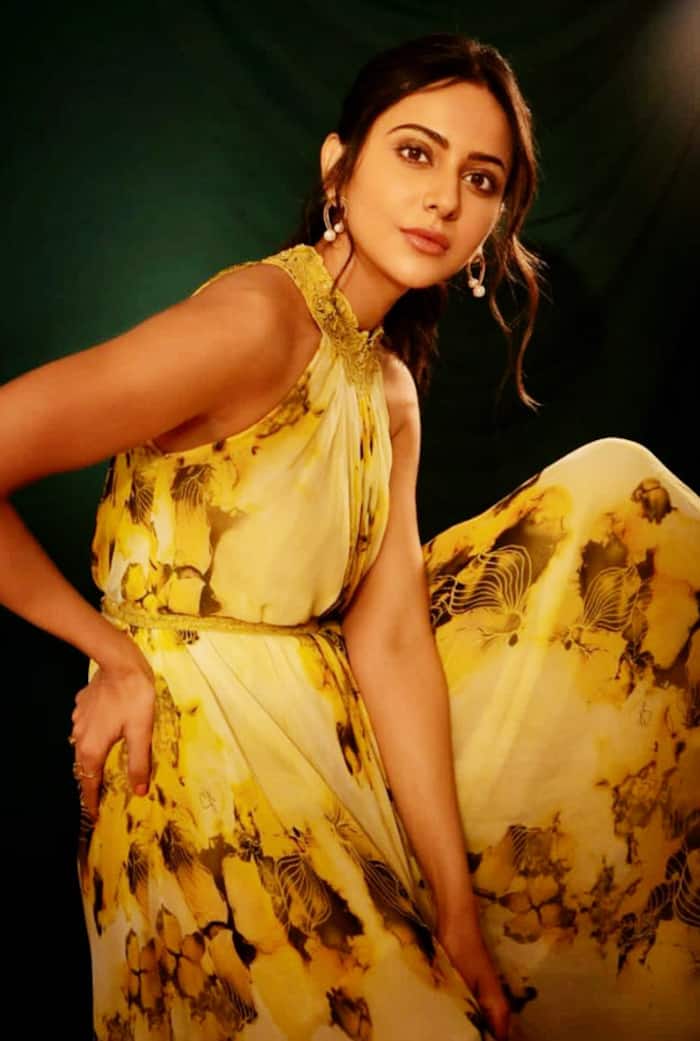 Saska Rakul Rakul Preet Singh looks radiant in a yellow gown