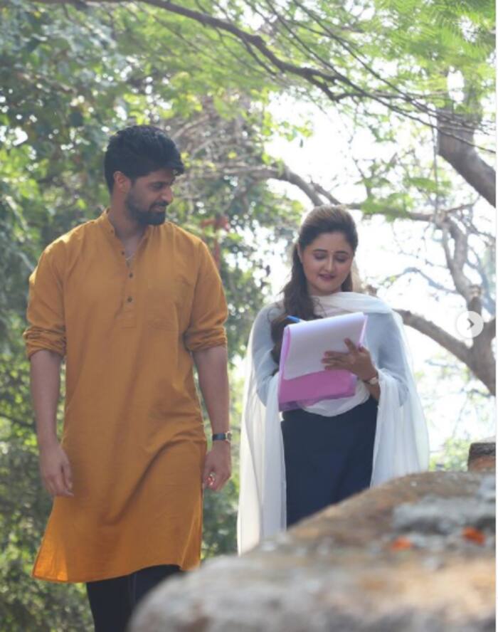 Rashami Desai s BTS Pictures From  Tandoor 