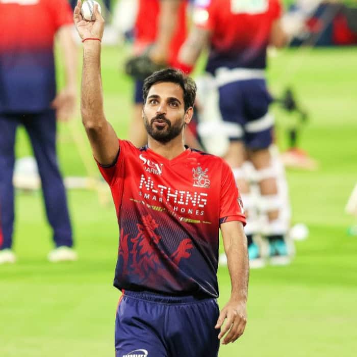 RCBs Bhuvneshwar Kumar completed his 200 wickets in IPL