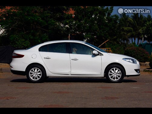 Renault Fluence dCi 110 Exterior img11