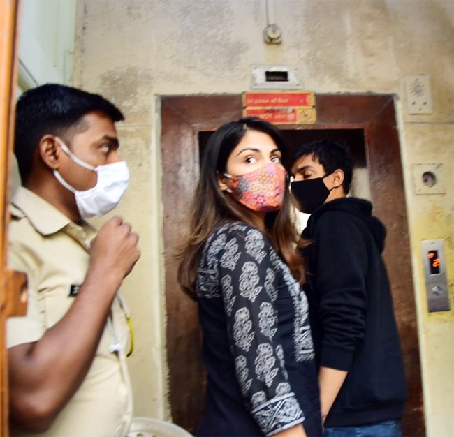 Rhea Chakraborty and Showik Chakraborty house-hunting