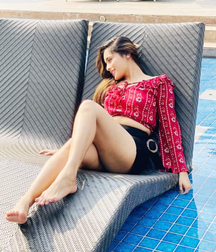 Yeh Rishtey Hain Pyaar Actor Rhea Sharma Looks Ethereal in Ethnic ...