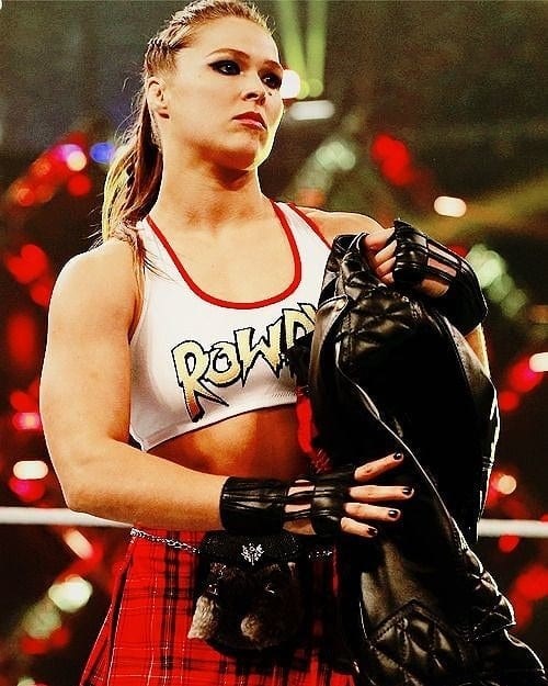 Hottest WWE Female Wrestlers 2020 Lana to Torrie Wilson, Top 20 Sexy WWE Stars PICS