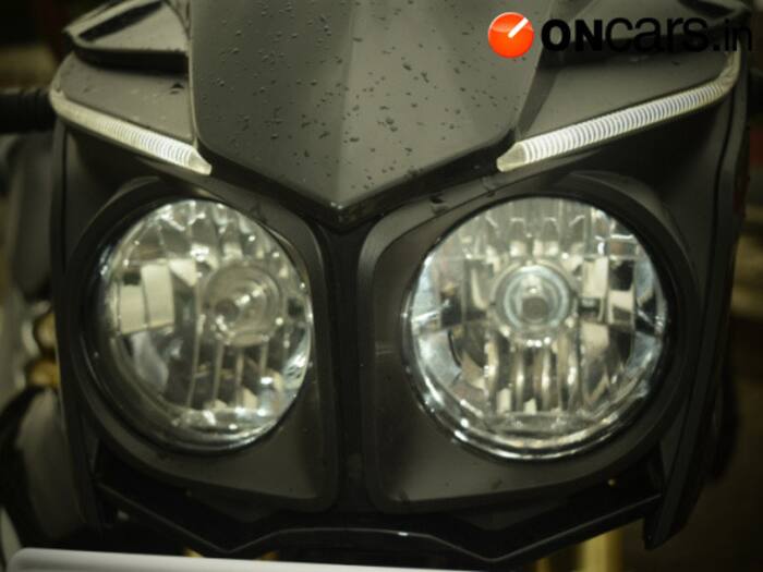 Round Twin headlights with LED DRls