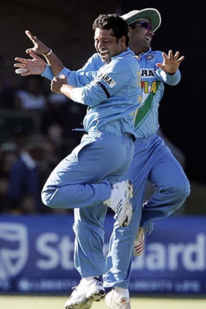 Sachin Tendulkar shares a picture with Virendra Sehwag
