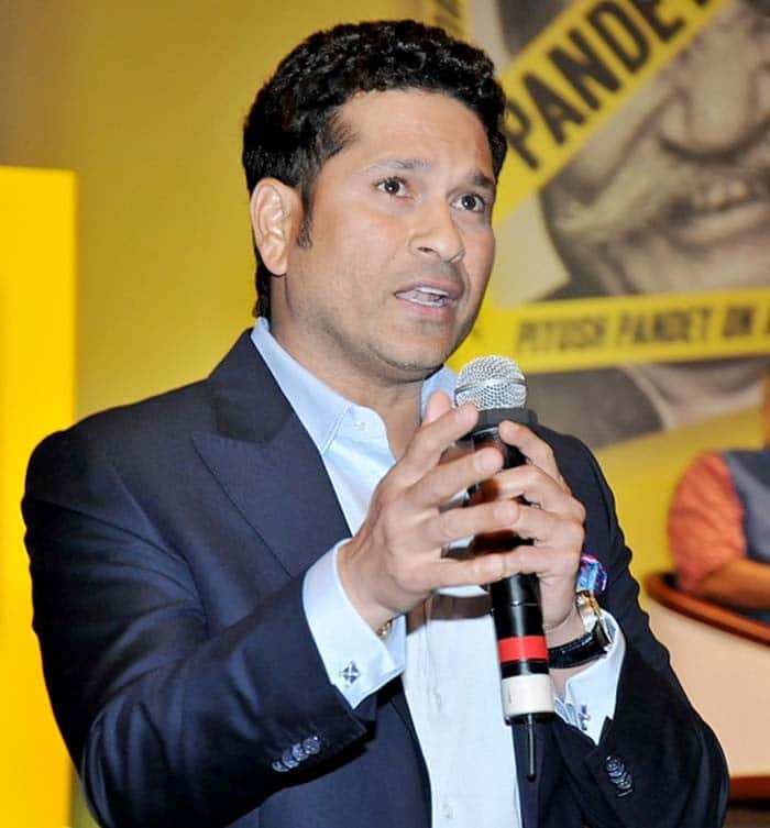 Sachin Tendulkar snapped during the launch Piyush Pandey s book  Pandeymonium 