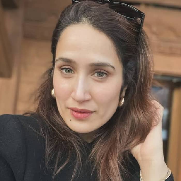 Sagarika Ghatge made her movie debut opposite Shah Rukh Khan in  Chak De  India 