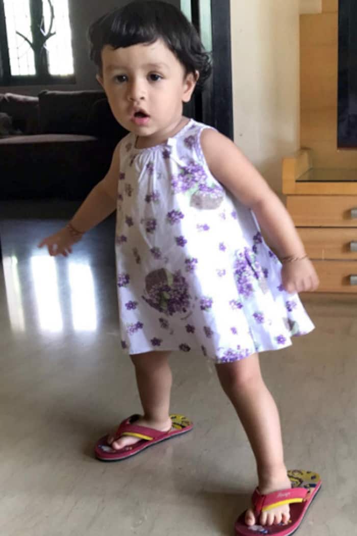 Sakshi Dhoni shares a cute picture of Ziva