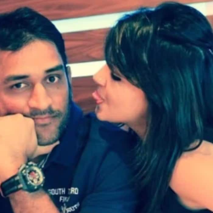 Sakshi met Dhoni again and a new phase of friendship began
