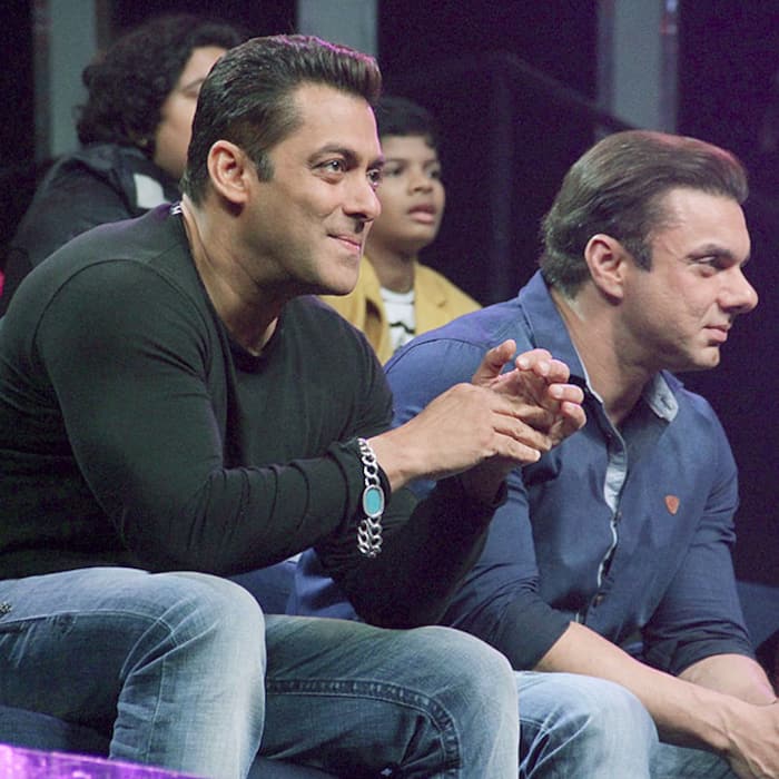 Salman Khan and Sohail Khan listening to contestants of Sa Re Ga Ma Pa little champs