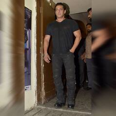 Race 3 Screening: Salman Khan, Iulia Vantur, Jacqueline Fernandez, Varun Dhawan arrive in style for the event