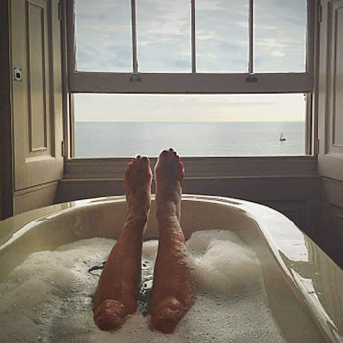 Health benefits of salt water bath