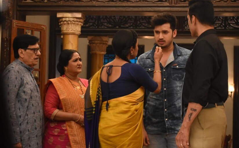 Samar throws engagement ring given by Nandini