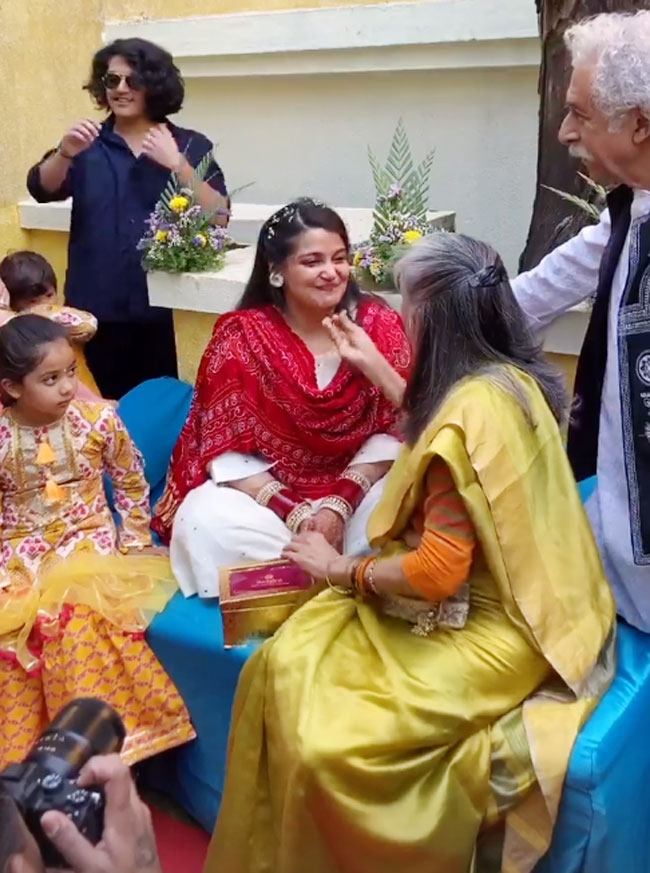 Ratna Pathak and Naseeruddin Shah give Sanah Kapur gifts