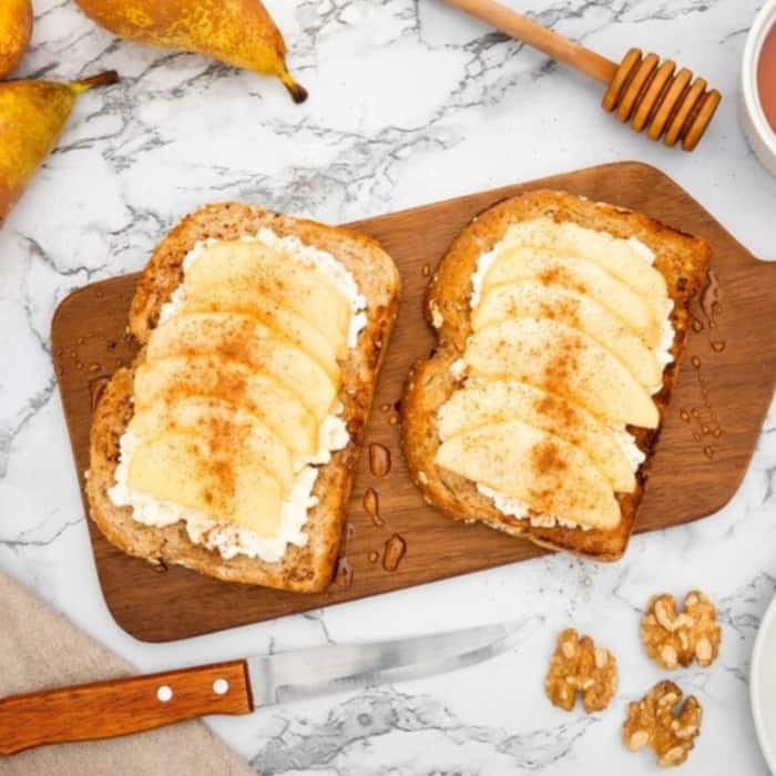 Sandwich With Peanut Butter and Bananas