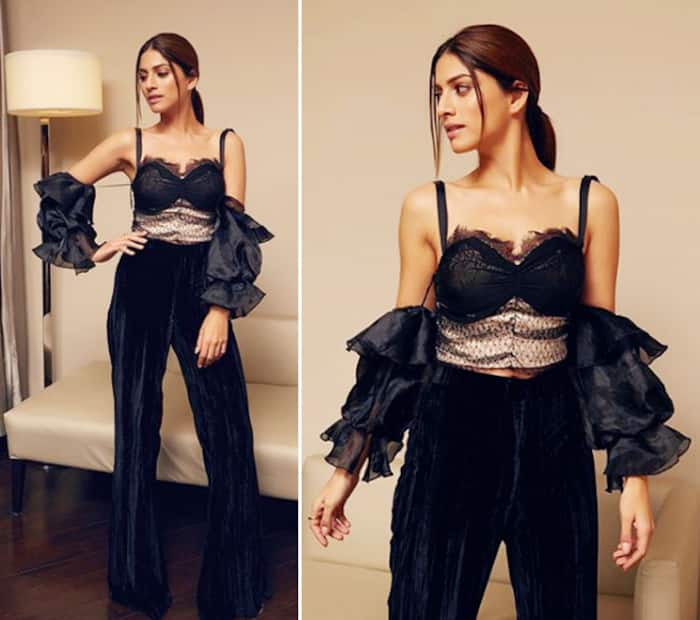 Sapna Pabbi Breaking Internet With Her Hot Picture