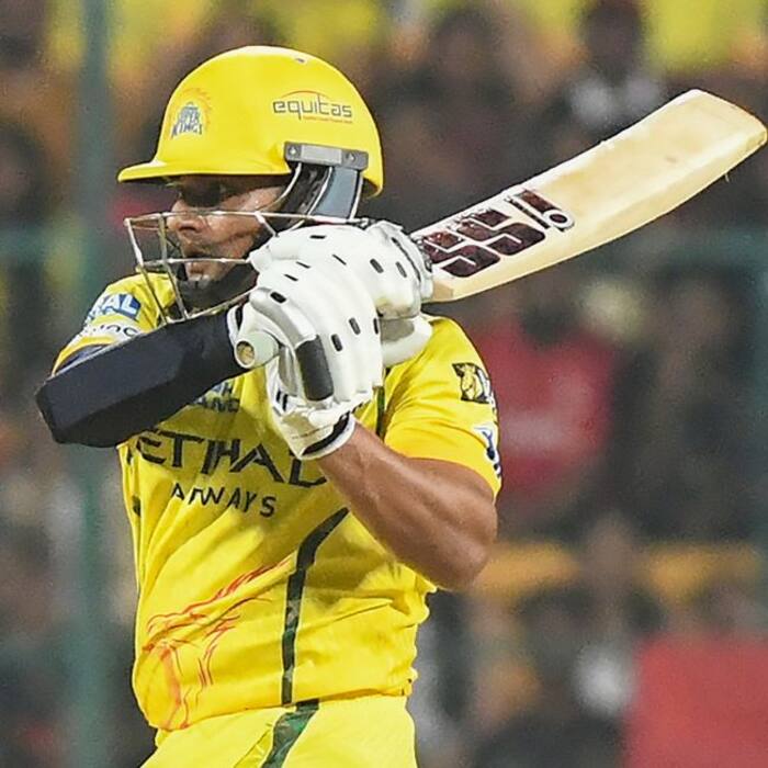 Sarfaraz Khan smashed 2 sixes in his fifty vs RCB