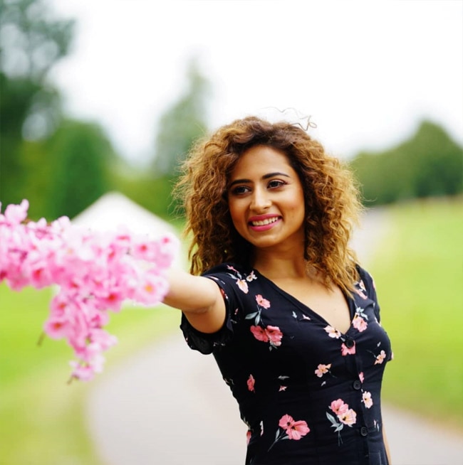 Sargun Mehta Glams-it up in Floral Black Dress And Curly Hair Sargun Mehta Glams-it up in Floral Black Dress And Curly Hair
