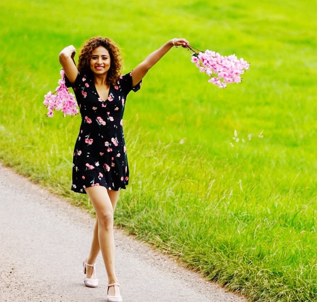 Sargun Mehta is Making Jaws Drop in Floral Black Dress And Perfect Curls Sargun Mehta is Making Jaws Drop in Floral Black Dress And Perfect Curls