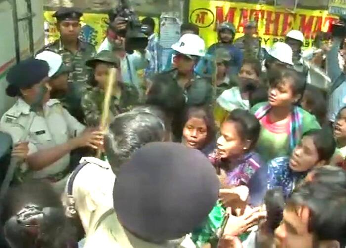 Scuffle between protesters and Police in Ranchi  Jharkhand during Bharat Bandh
