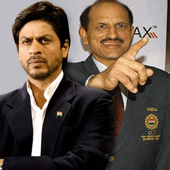 Shah Rukh Khan as Indian goal keeper Ranjan Negi in Chak De  India