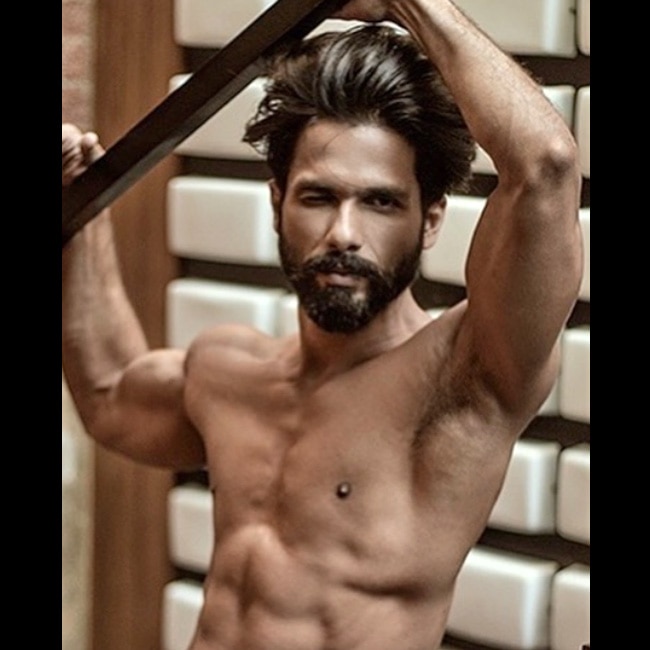 Top 10 Sexiest Asian Men of 2017