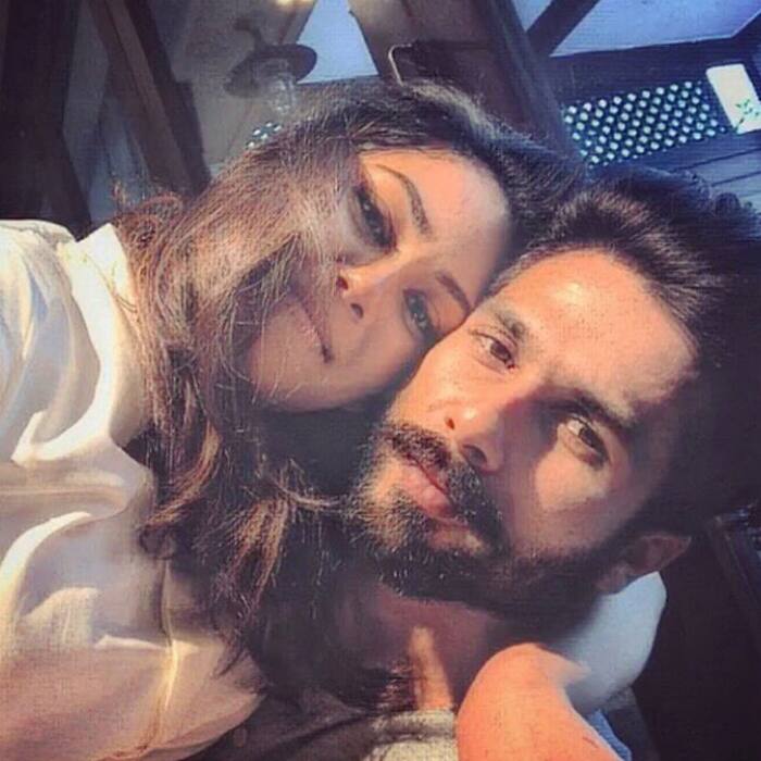 Shahid Kapoor poses with wife Mira Rajput