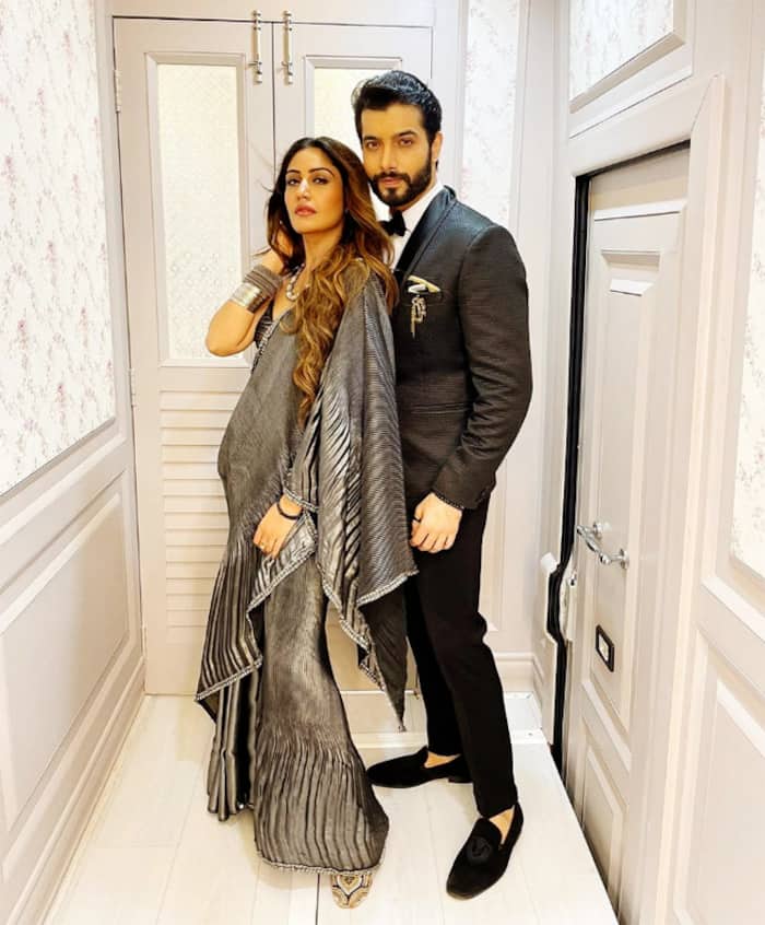 Sharad Malhotra looked dapped in a black tuxedo