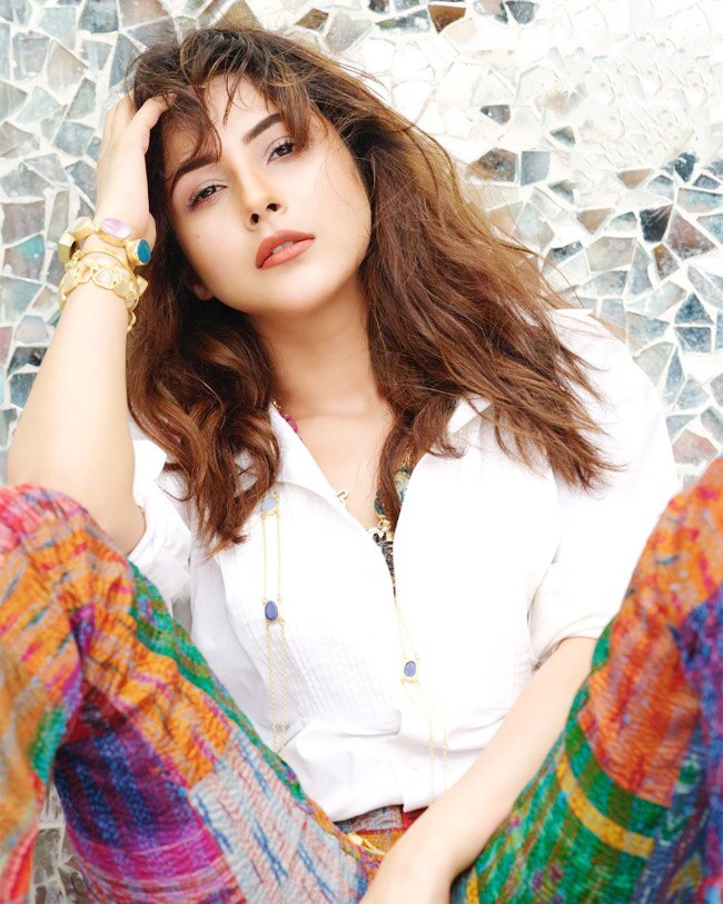 Shehnaaz Gill Goes Glamarous In White Plain Shirt And Trendy Pair of Pants Shehnaaz Gill Goes Glamarous In White Plain Shirt And Trendy Pair of Pants