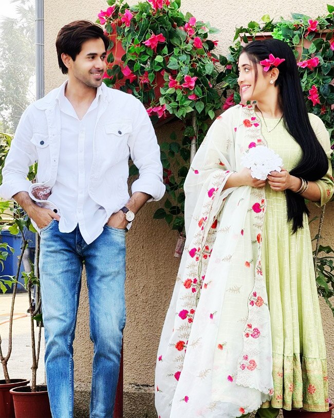 Balika Vadhu 2: Shivangi Joshi-Randeep Rai&#39;s Fans go Gaga Over AnaAn&#39;s Oh-So-Hot Chemistry – See Pics