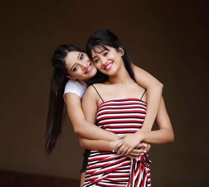 Shivangi Joshi Shares Unseen Pictures of Her Gorgeous Sister Sheetal ...