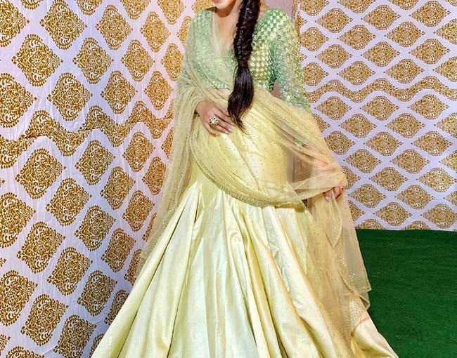 Yeh Rishta Kya Kehlata Hai Fame Shivangi Joshi Looks Breathtaking in Green-Golden Lehenga at ITA 