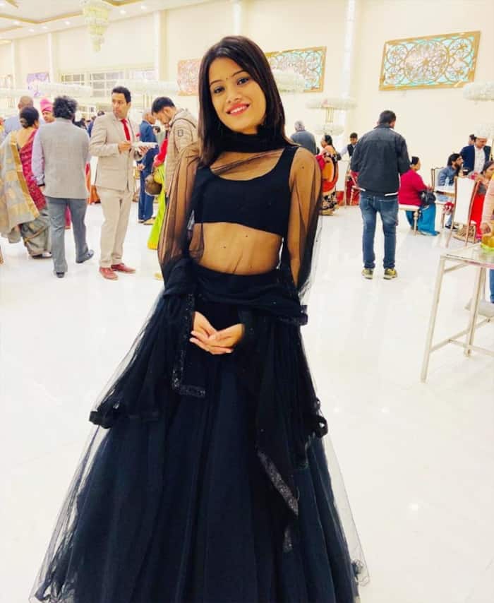 Shivangi Joshi Shares Unseen Pictures of Her Gorgeous Sister Sheetal ...