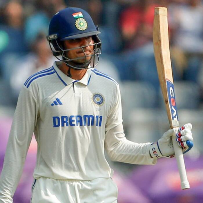Shubman Gill was seen sharing fist-bumps at the SCG